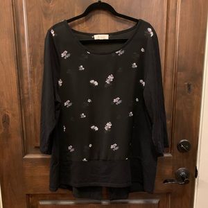 Two by Vince Camuto floral top